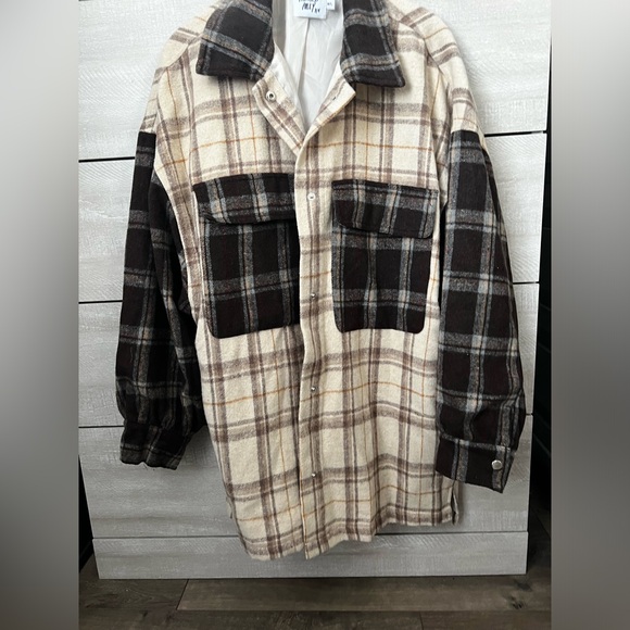 Princess Polly Shacket - Picture 2 of 4